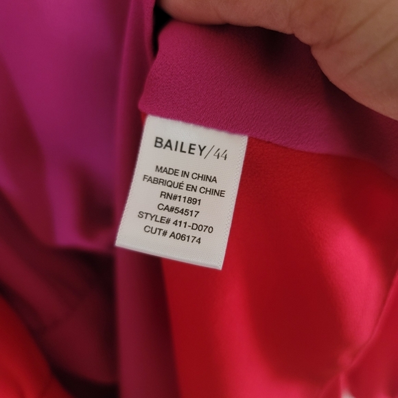 Bailey 44, Nina Color Blocked Wrap Top Blouse, Lipstick, Size 10 - Picture 13 of 14